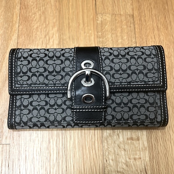 Coach Soho Mini Signature Wallet - Picture 1 of 11